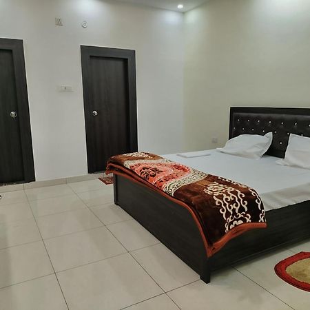 Hotel Dev International Khalilabad Eksteriør billede