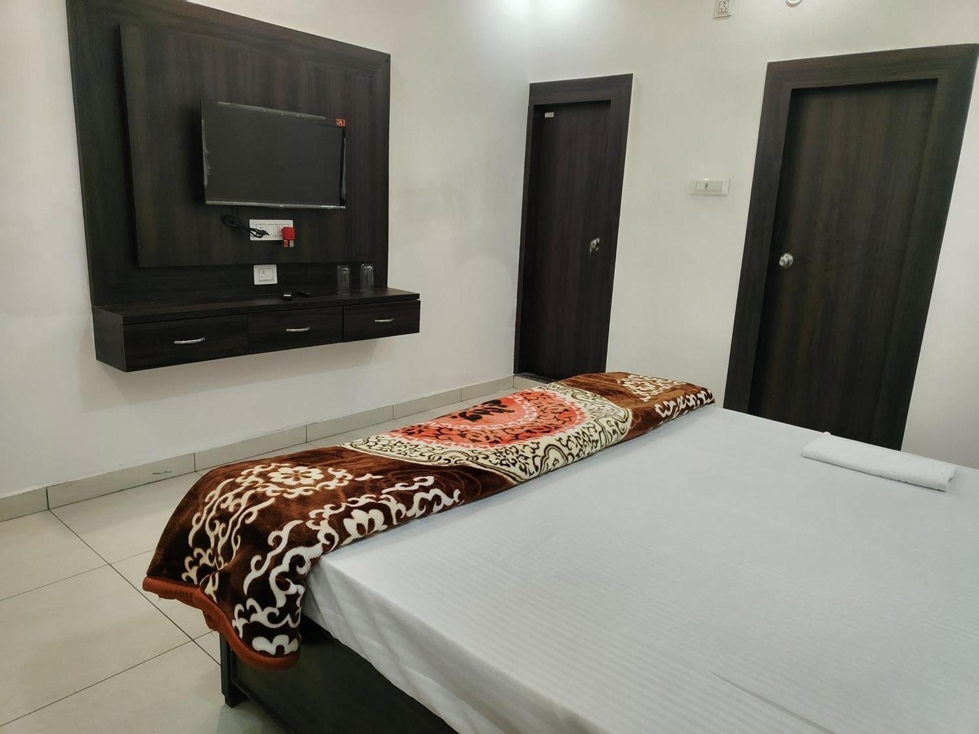 Hotel Dev International Khalilabad Eksteriør billede