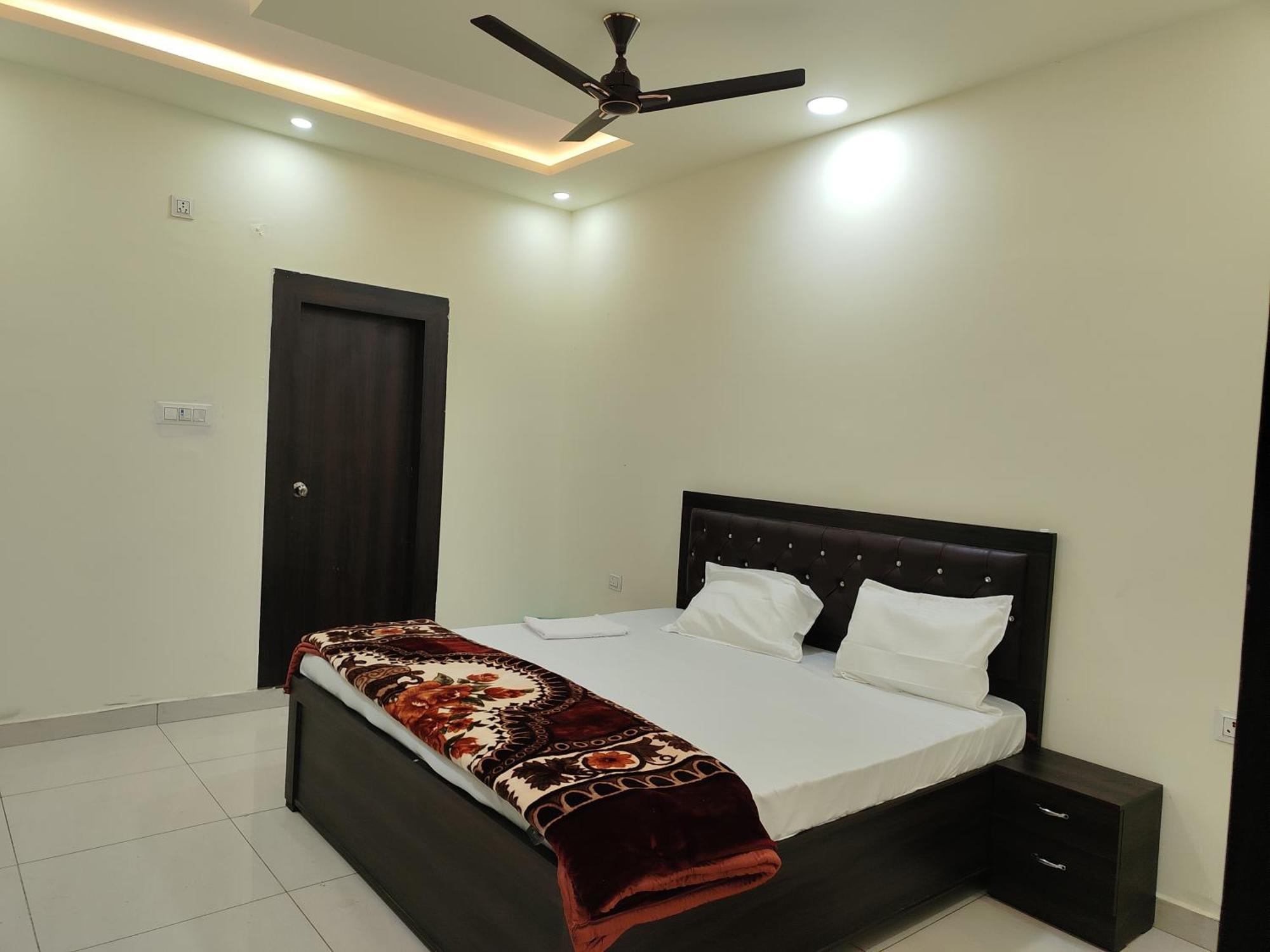 Hotel Dev International Khalilabad Eksteriør billede