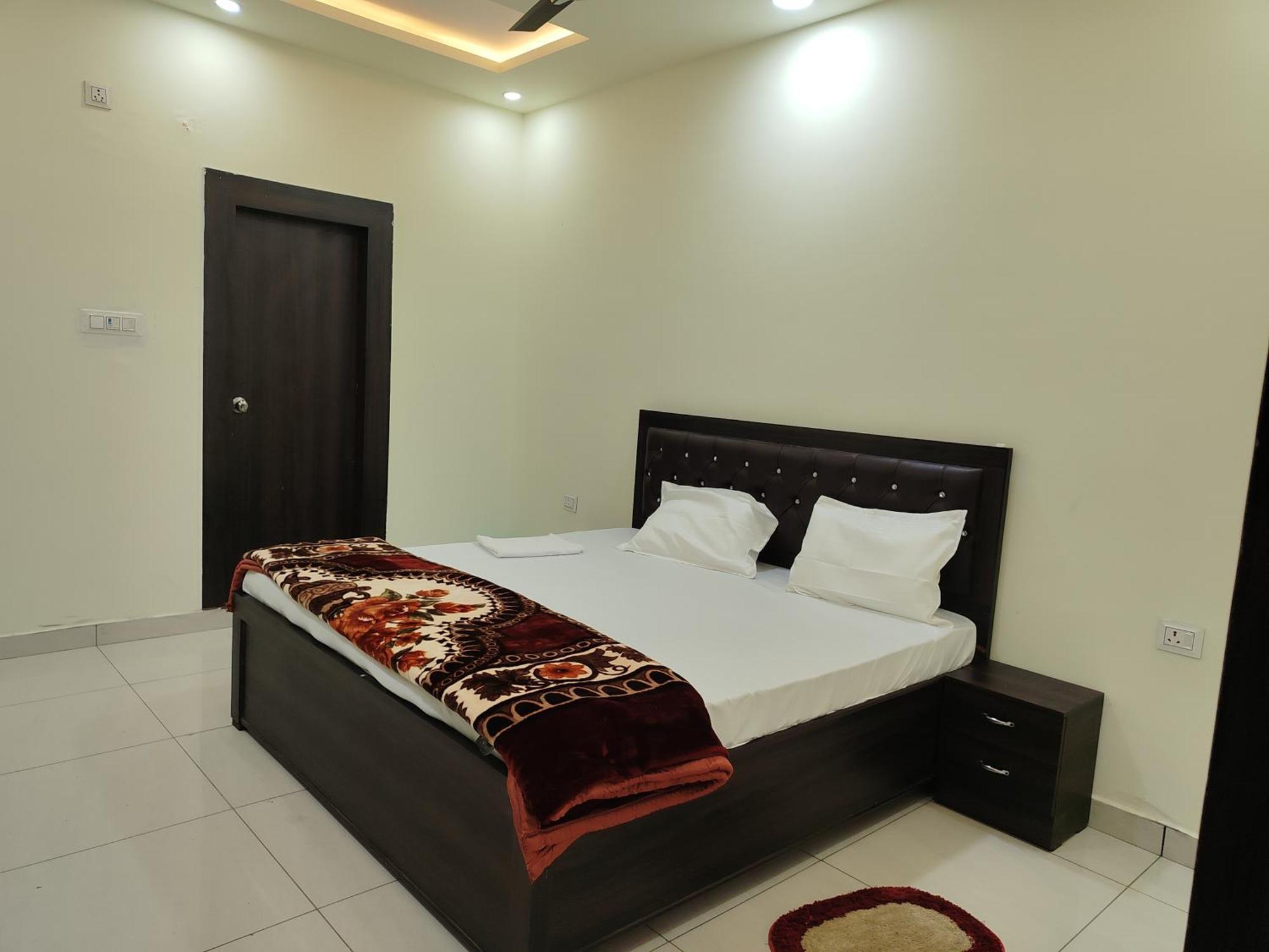 Hotel Dev International Khalilabad Eksteriør billede